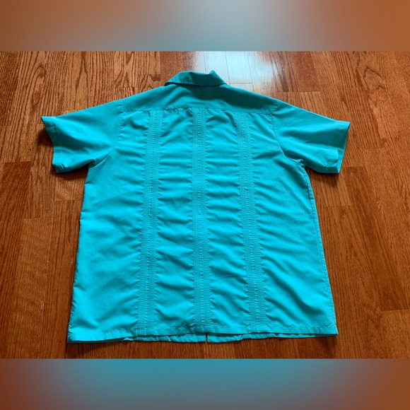 The Genuine Haband Guayabera Shirt Large
Turquoise Cuban Style shirt - Picture 4 of 5